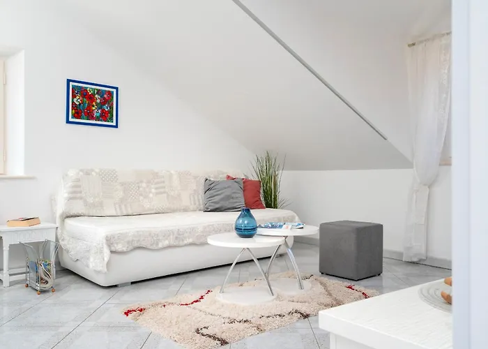 Main Square Loft - Zf Hvar Apartmán *