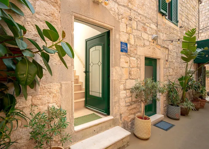 Main Square Loft - Zf Hvar Apartament *